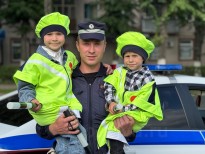 Поцелуева НМ -НШВ- «В окружении доблестных стражей порядка»